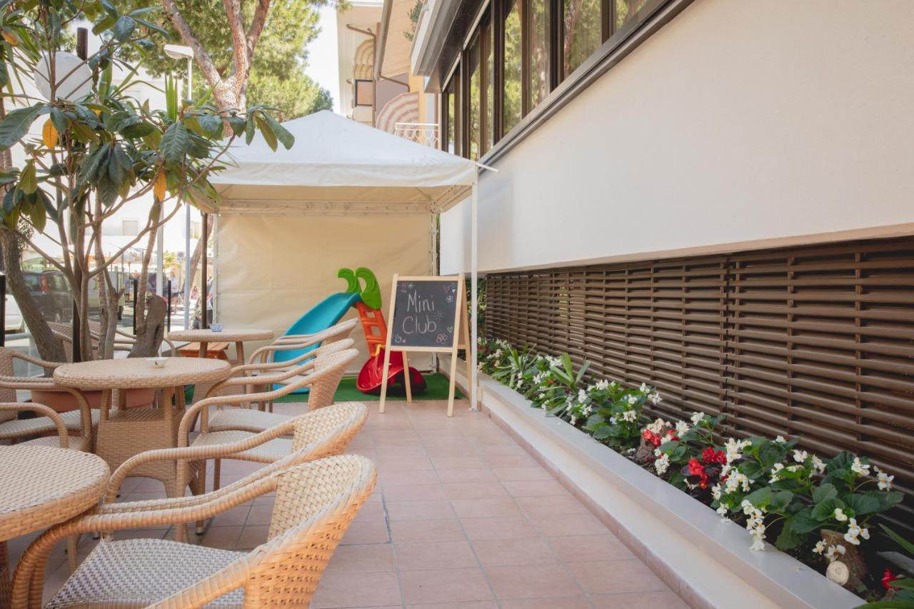 Hotel Cavalli Cattolica Exterior foto