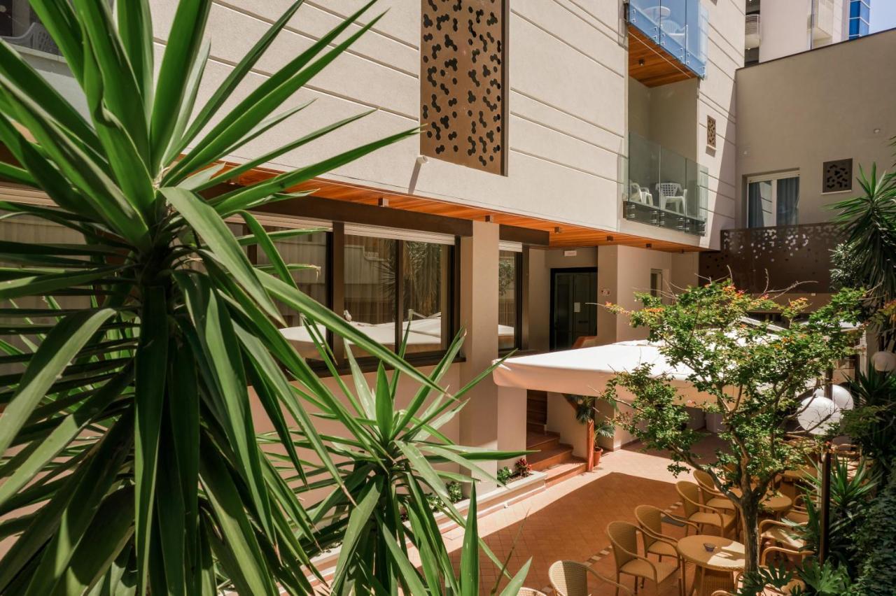 Hotel Cavalli Cattolica Exterior foto